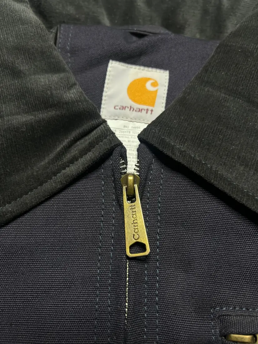 Vintage Carhartt Hooded Active Jacket — Navy